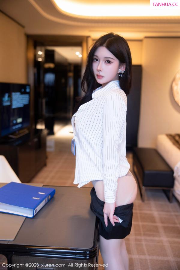   [XiuRen]高清写真图 2023.02.10 No.6247 林珊珊 短裙美腿第25张图片